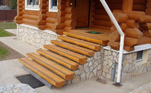Красота и практичность наружной лестницы для дома